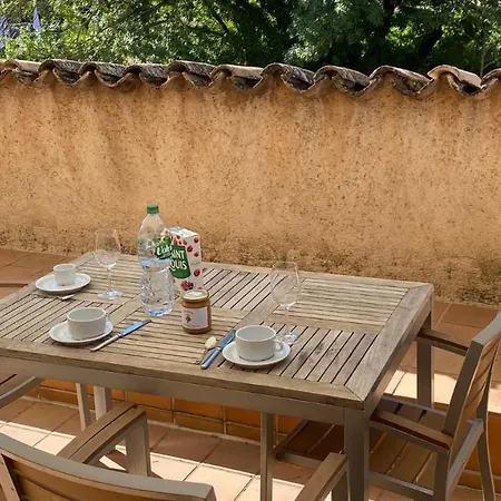 Aparthotel La Bastide Des Suites De Robinson *