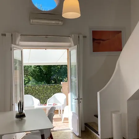 Aparthotel La Bastide Des Suites De Robinson