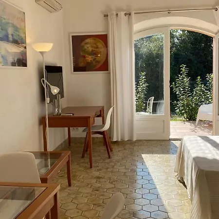 La Bastide Des Suites De Robinson